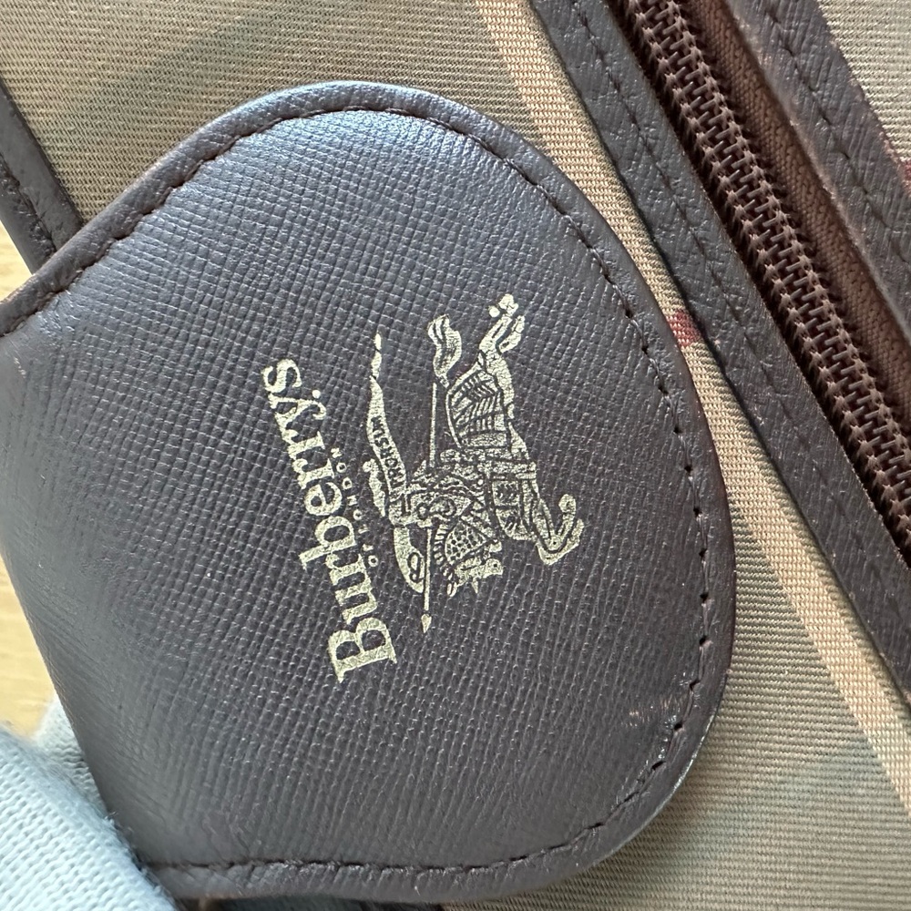 Burberrys Shouder Bag - Picture 5 of 15